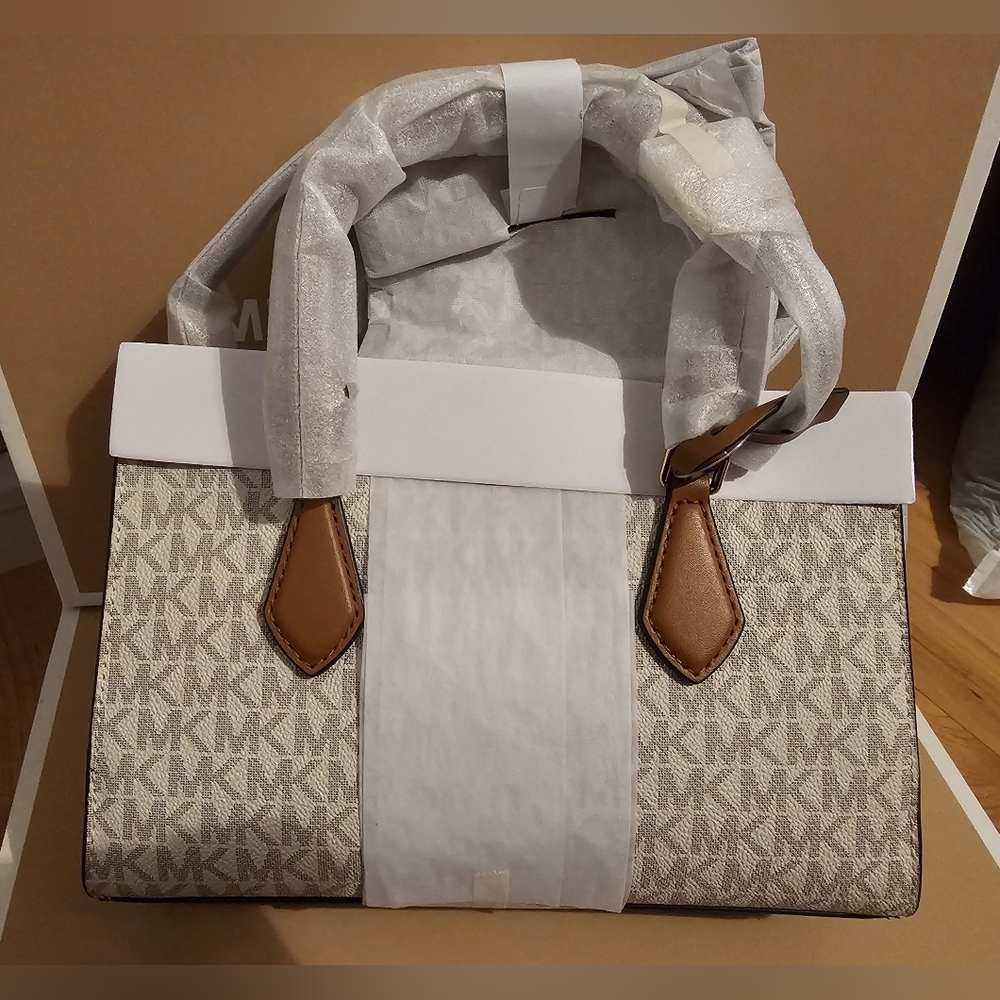 Michael Kors Cross Body